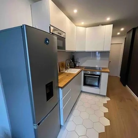 Cosy 1 Bedroom Levallois-Perret
